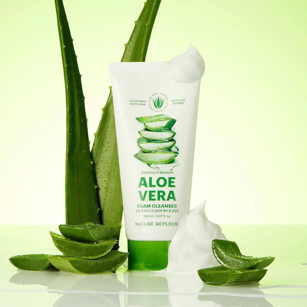 SOOTHING & MOISTURE ALOE VERA FOAM CLEANSER - SCHAUMREINIGER