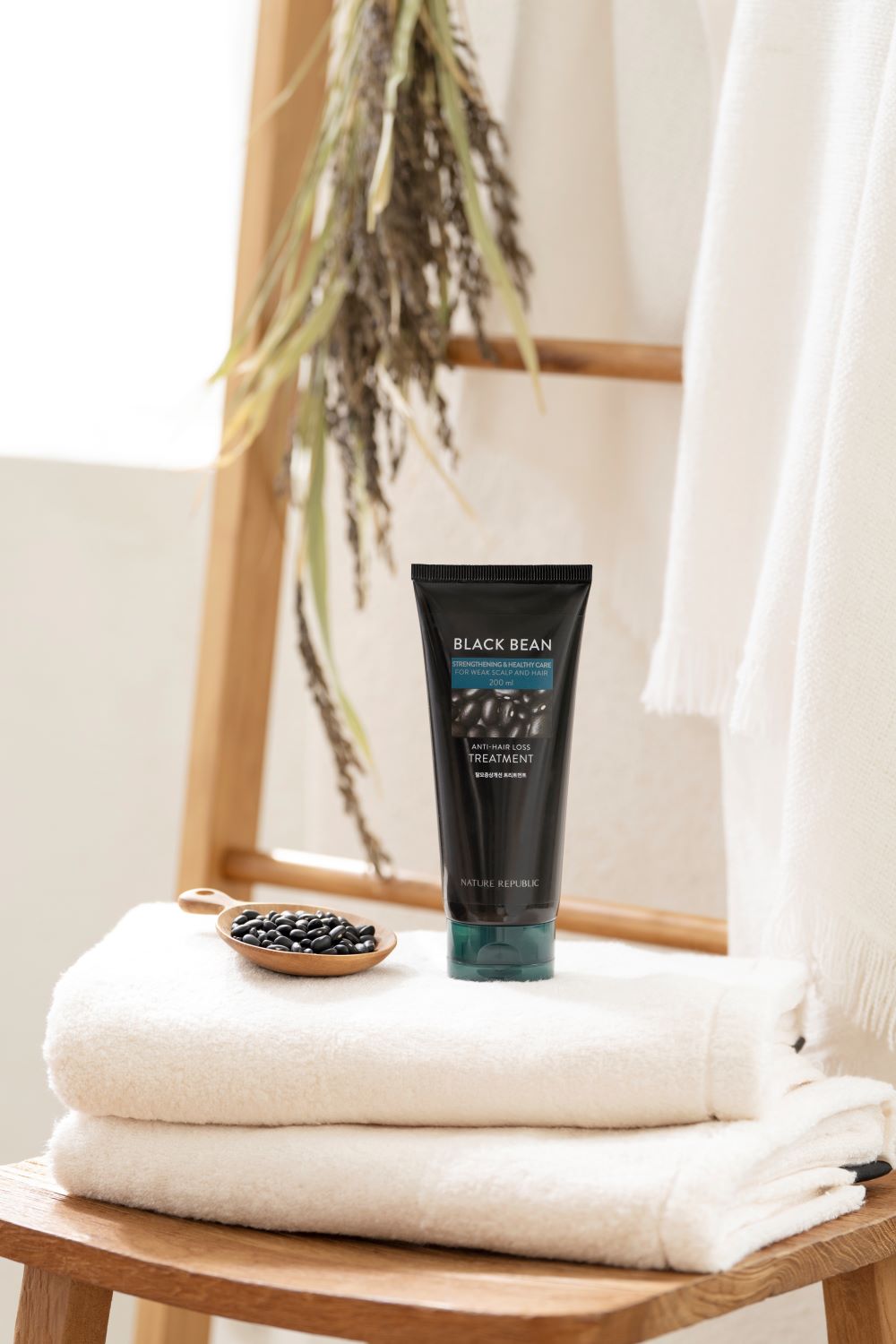 NATURE REPUBLIC – Black Bean Invigorating Hair Treatment - Stärkende Haarpflegekur