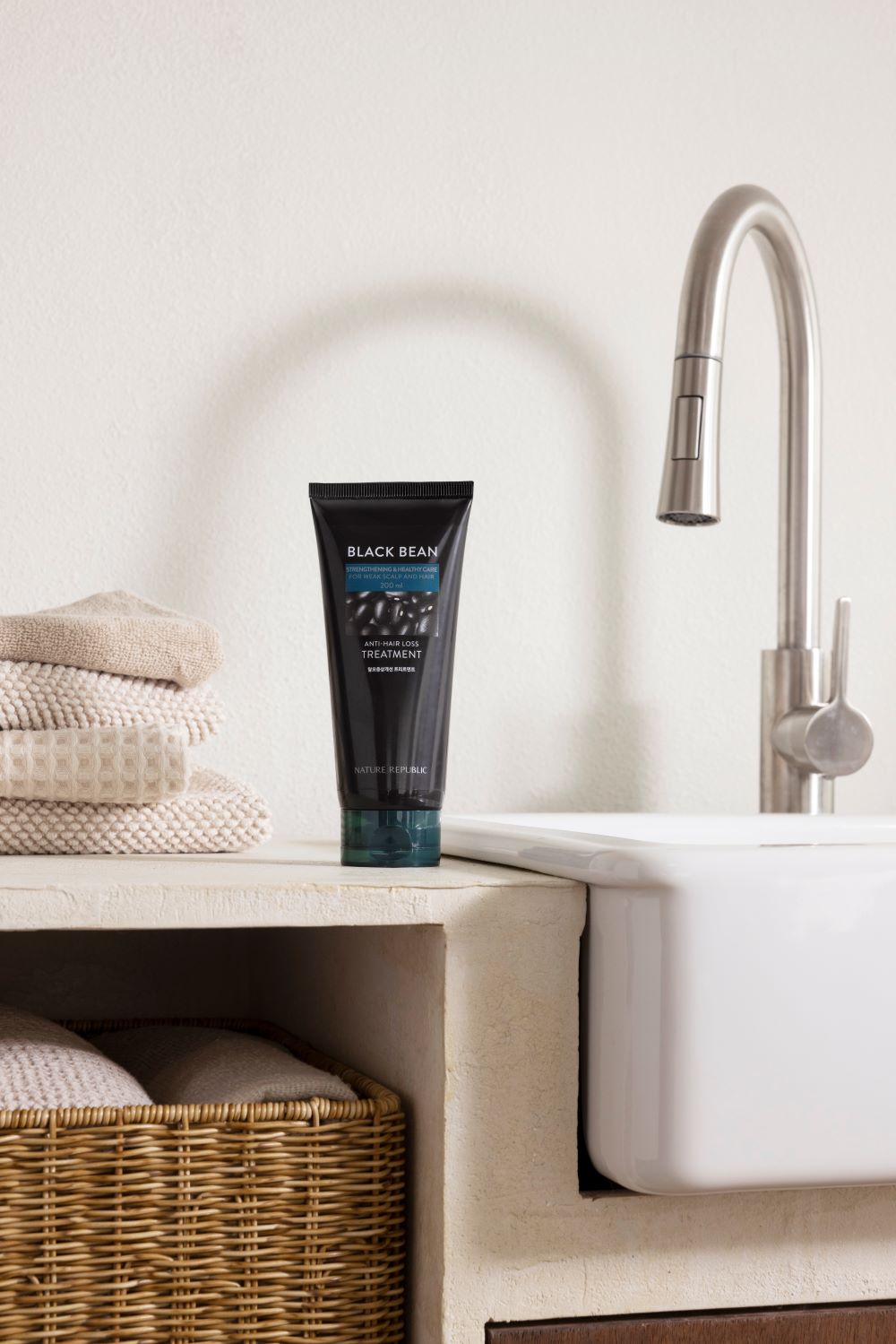 NATURE REPUBLIC – Black Bean Invigorating Hair Treatment - Stärkende Haarpflegekur