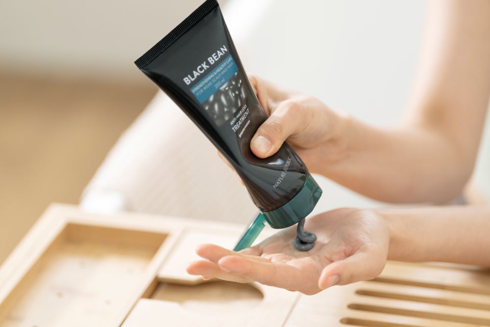 NATURE REPUBLIC – Black Bean Invigorating Hair Treatment - Stärkende Haarpflegekur